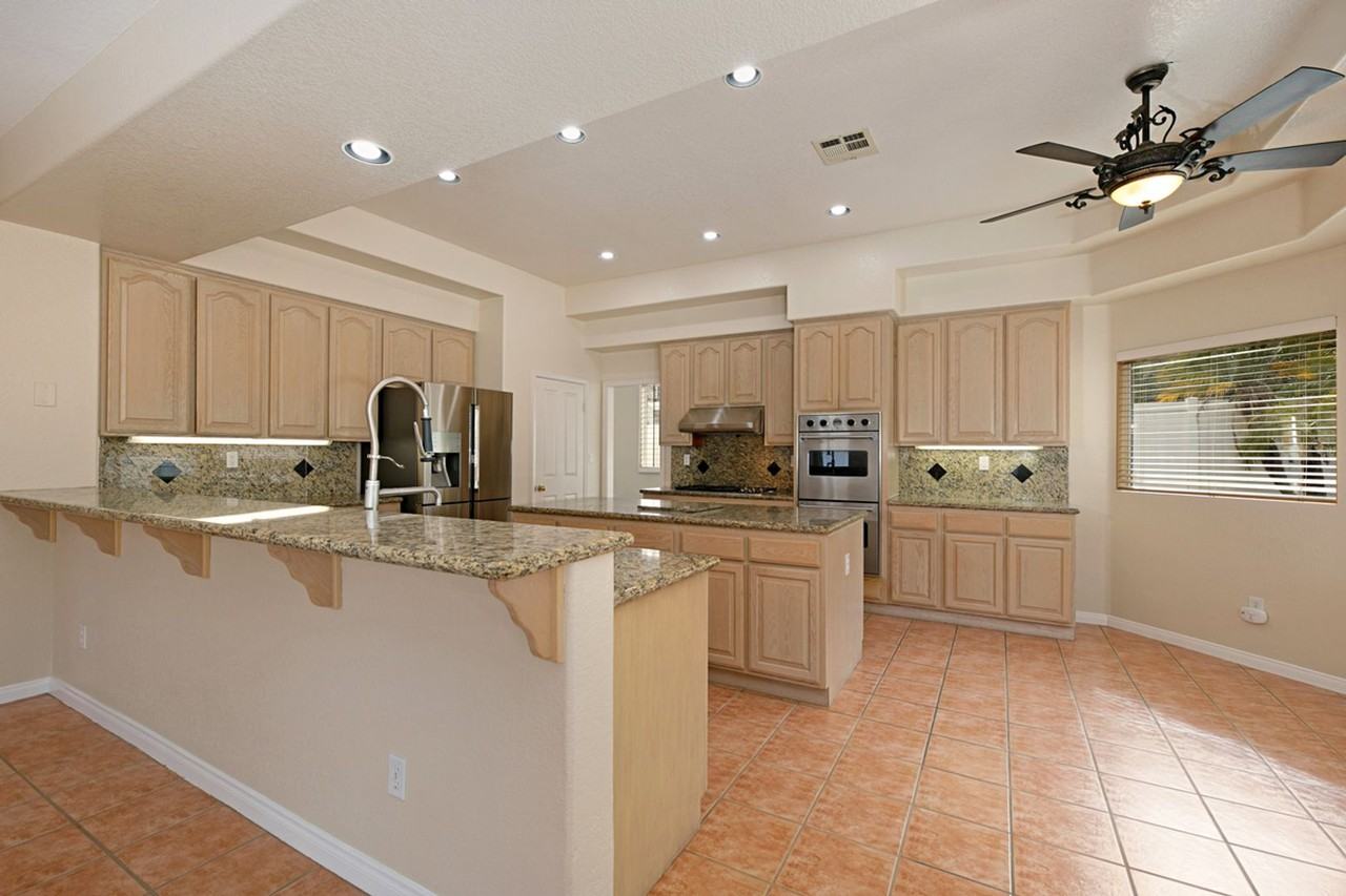 466 Benevente Dr - Photo 7 of 31