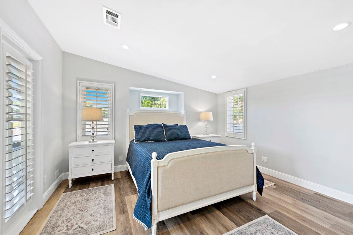 480 Thalia St - Photo 2 of 22