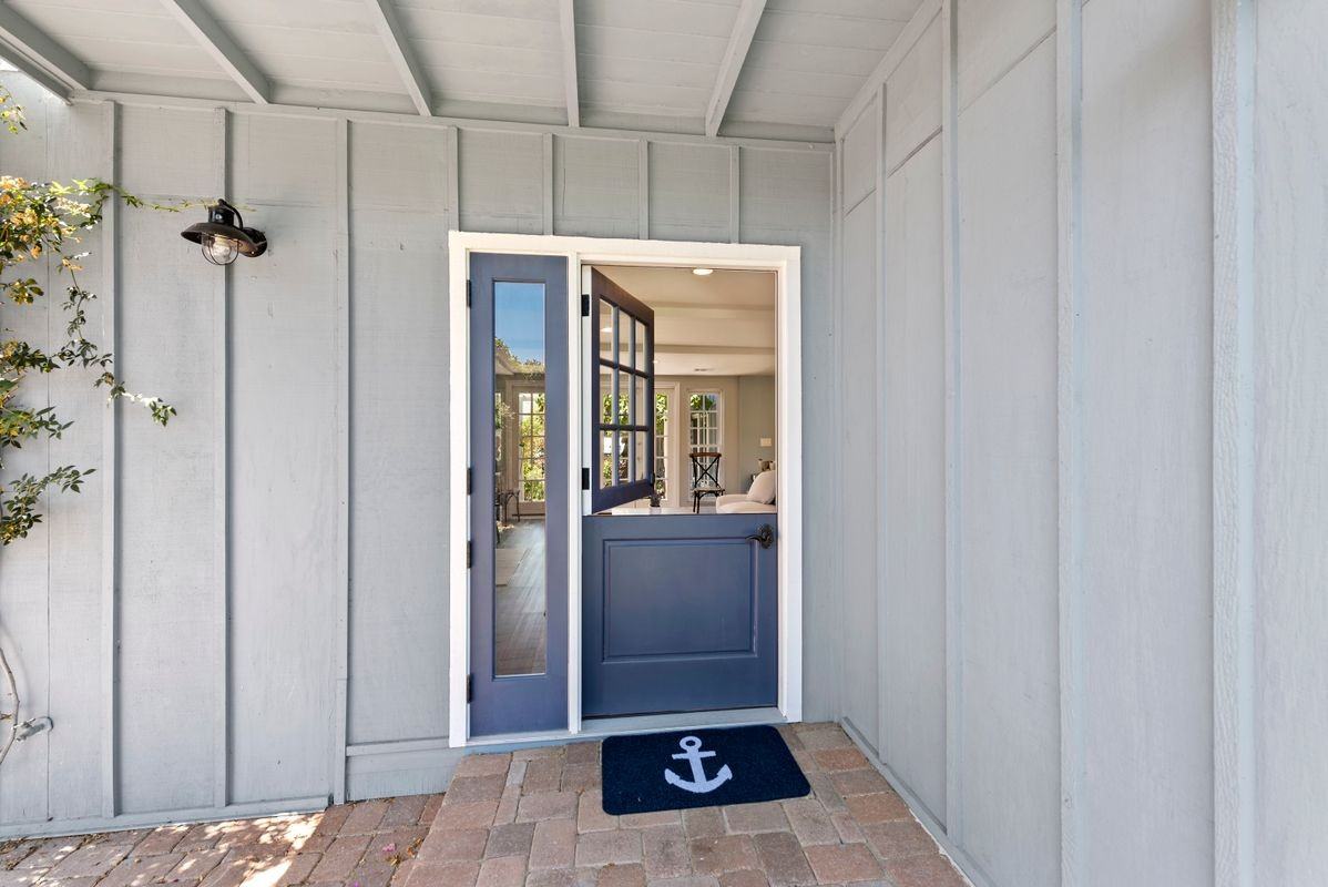 480 Thalia St - Photo 4 of 22