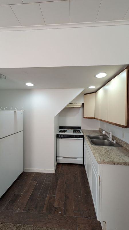 1102 Taylor Ave ##1 - Photo 5 of 11