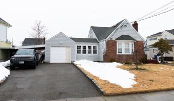 featured image of 2454 Columbus Ave