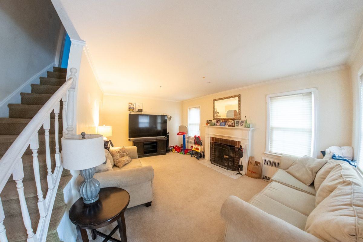 2454 Columbus Ave - Photo 2 of 23