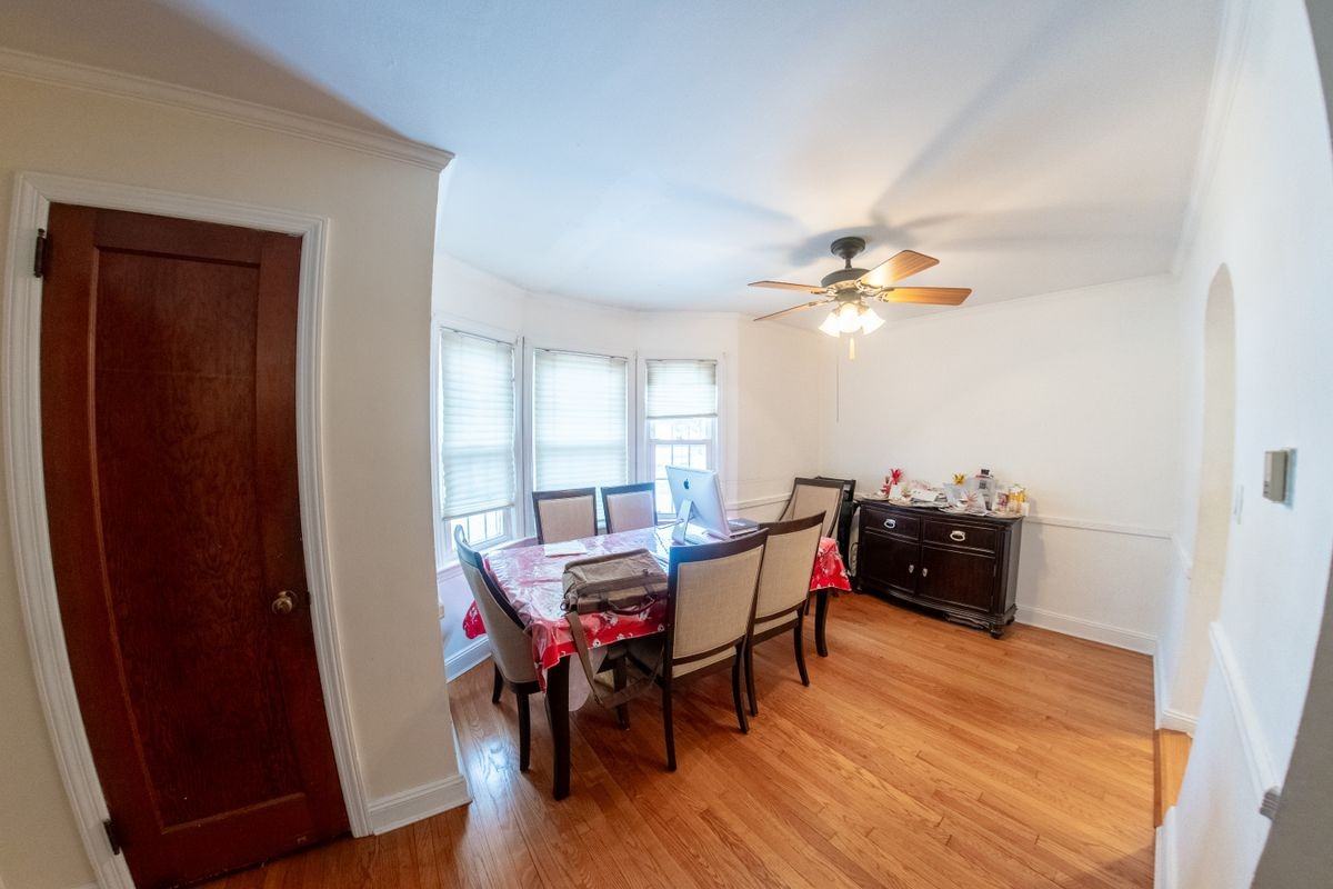 2454 Columbus Ave - Photo 5 of 23