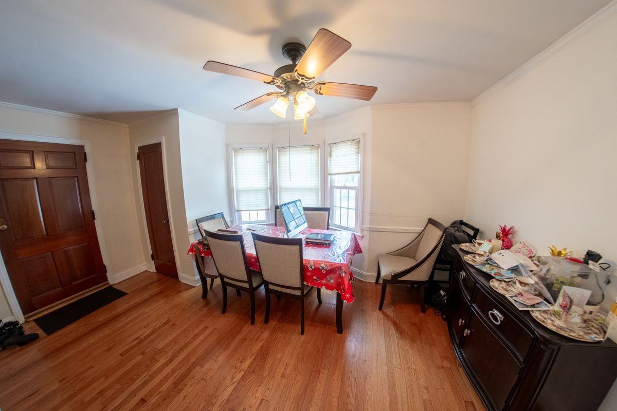 2454 Columbus Ave - Photo 6 of 23