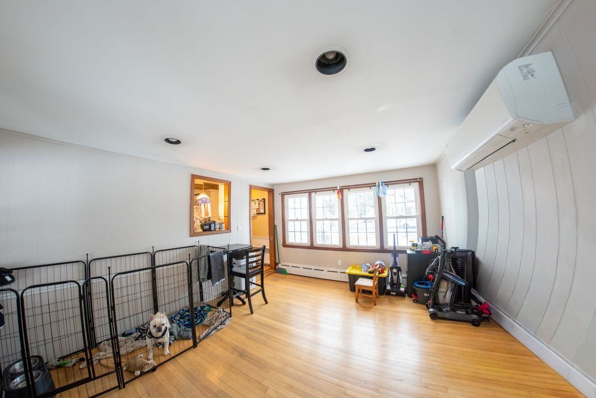 2454 Columbus Ave - Photo 7 of 23