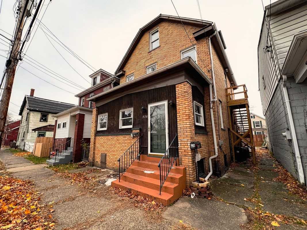 276 13th St ##1 - Photo 2 of 17