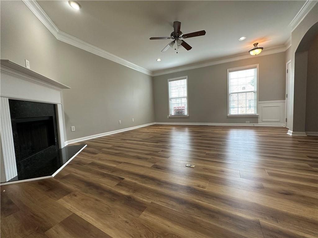 10827 Yorkwood St - Photo 4 of 38