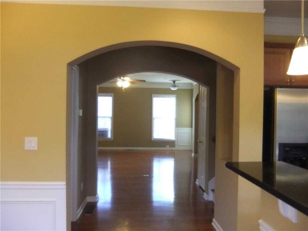 10827 Yorkwood St - Photo 7 of 38