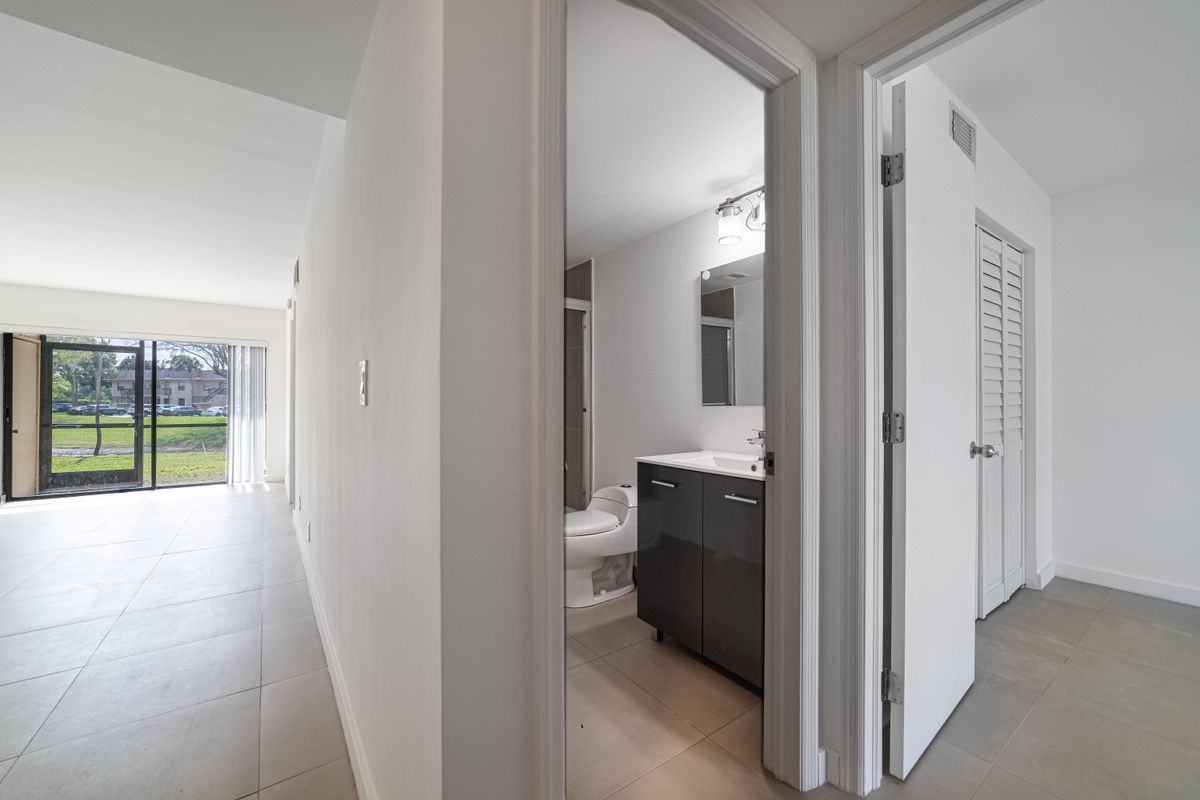 6660 Somerset Dr ##106 - Photo 7 of 25