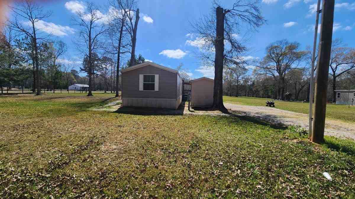 541 Acorn Ln - Photo 2 of 4