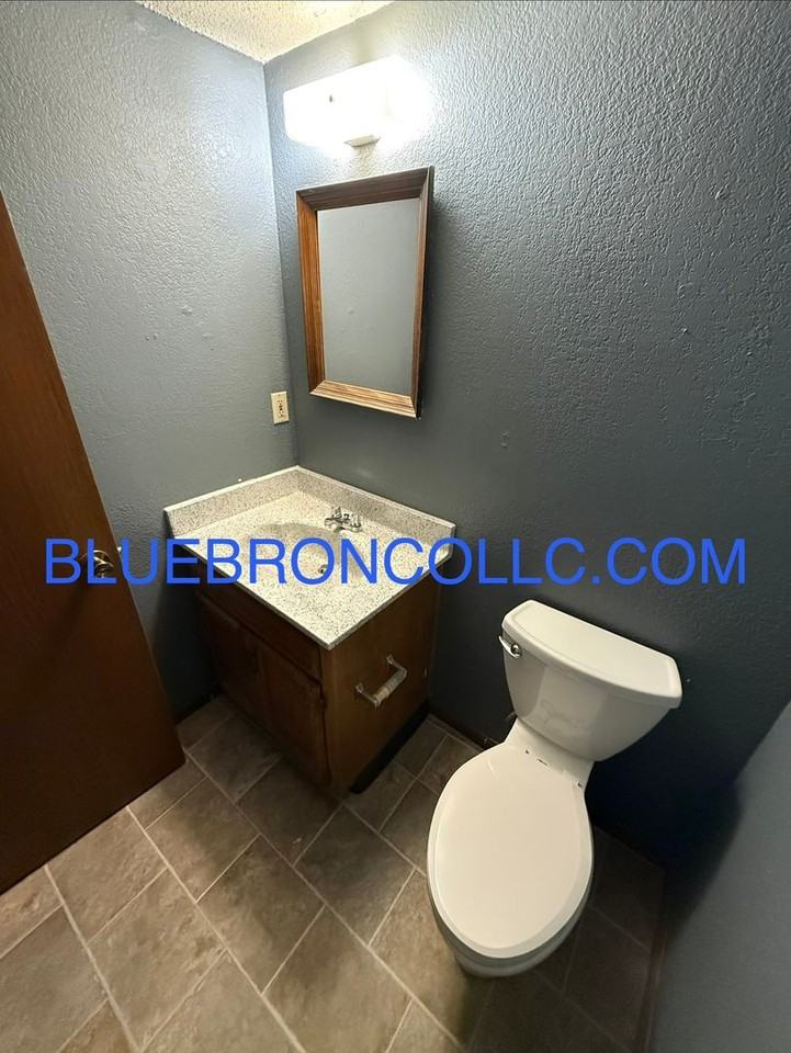 129 Sw Oxford Pl - Photo 3 of 12