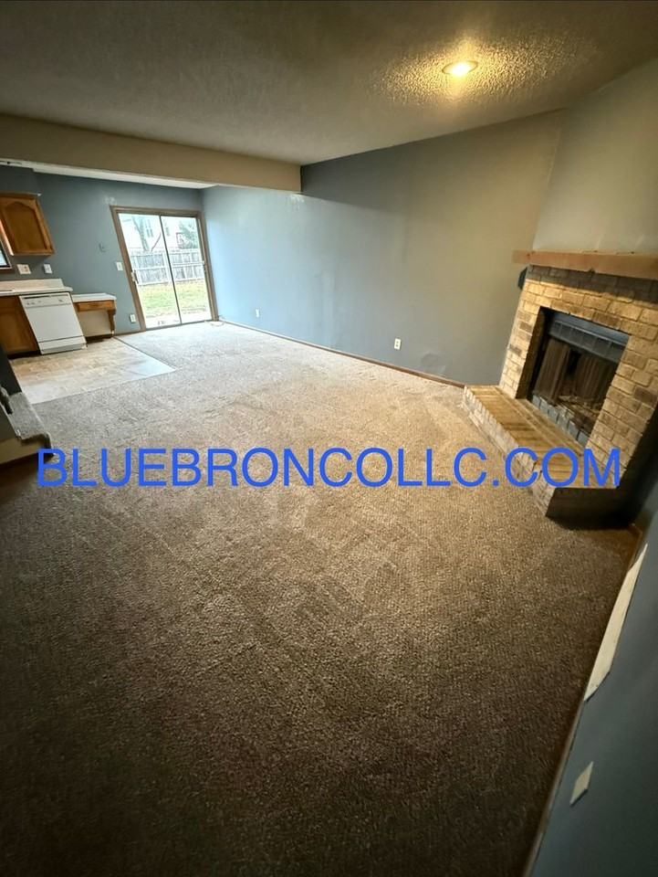 129 Sw Oxford Pl - Photo 4 of 12