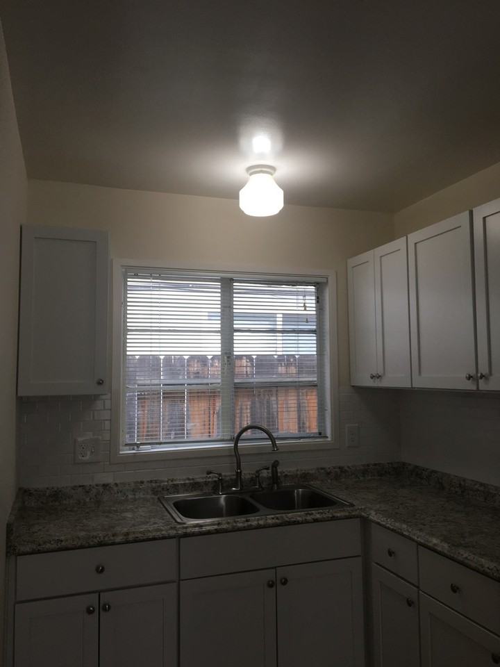 3024 3rd Ave - Photo 4 of 12