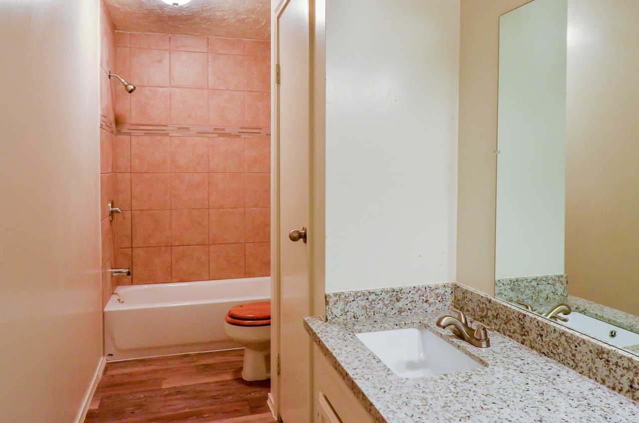 909 Noreda St - Photo 7 of 7