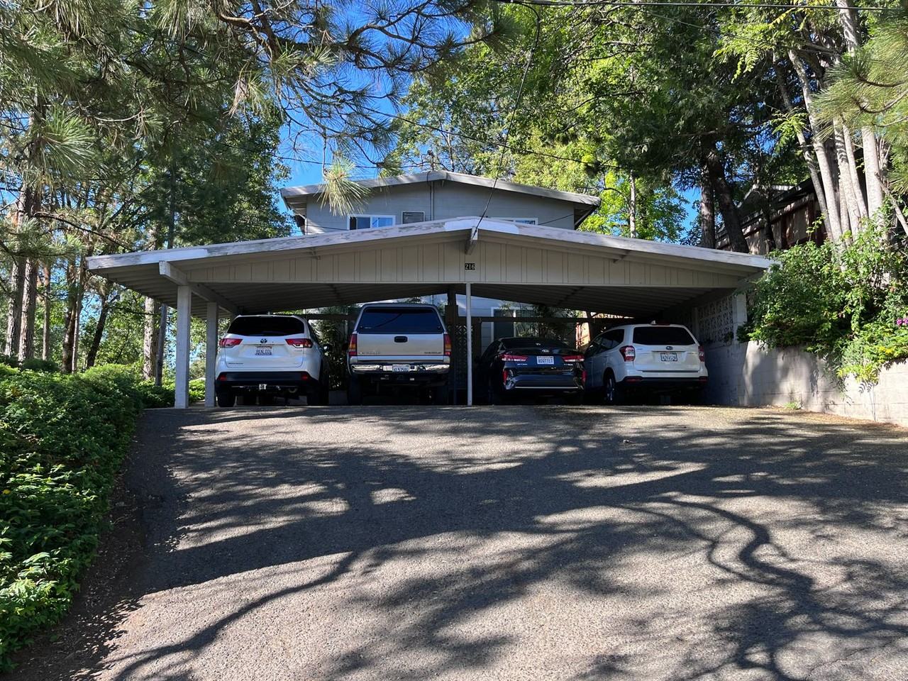 216 W Oak St #2 - Photo 3 of 11