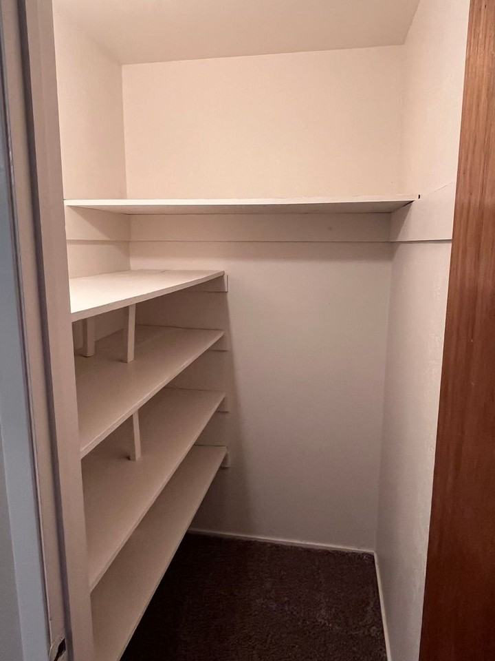 216 W Oak St #2 - Photo 7 of 11