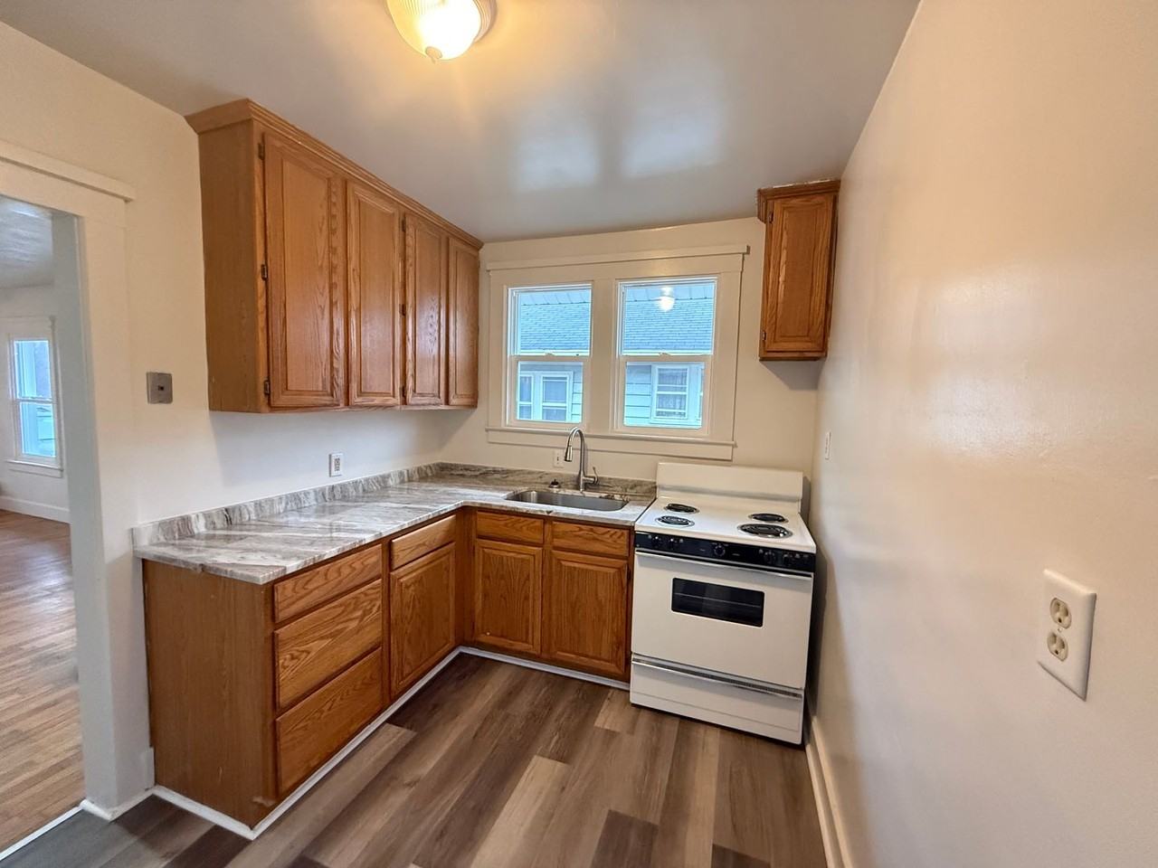 2307 W Main St - Photo 7 of 18