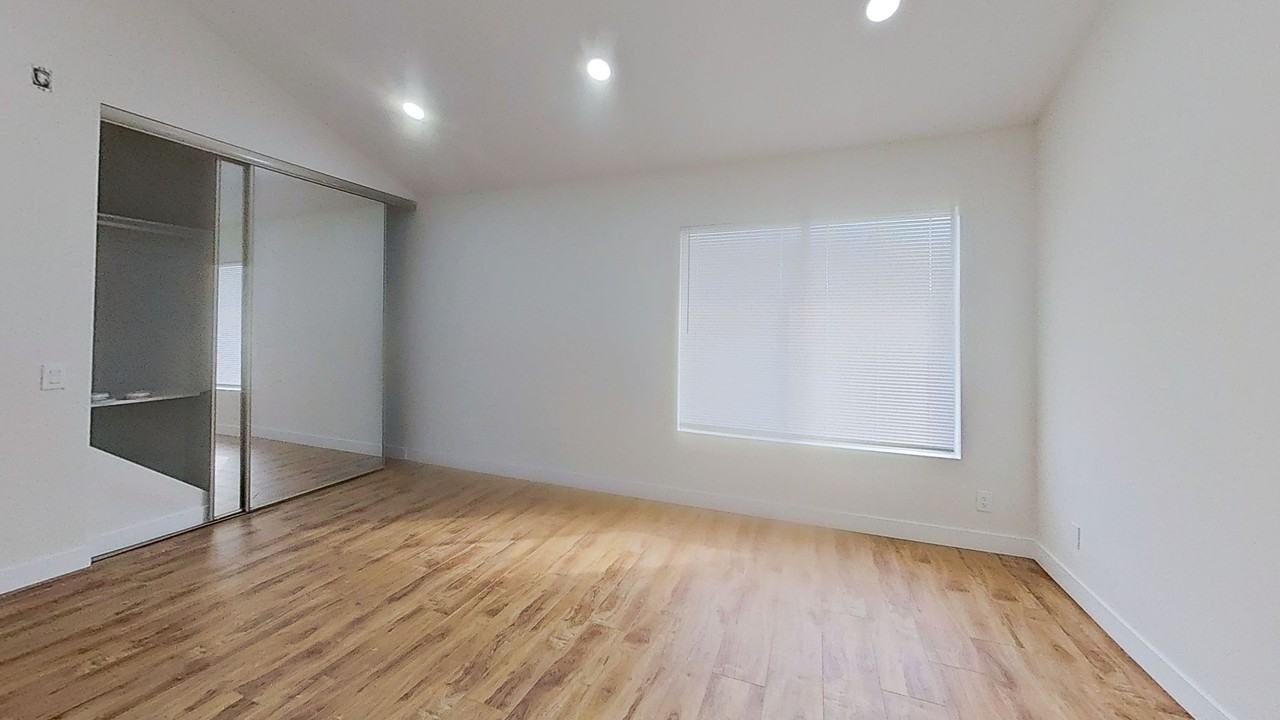 9605 Sepulveda Blvd #5 - Photo 6 of 13