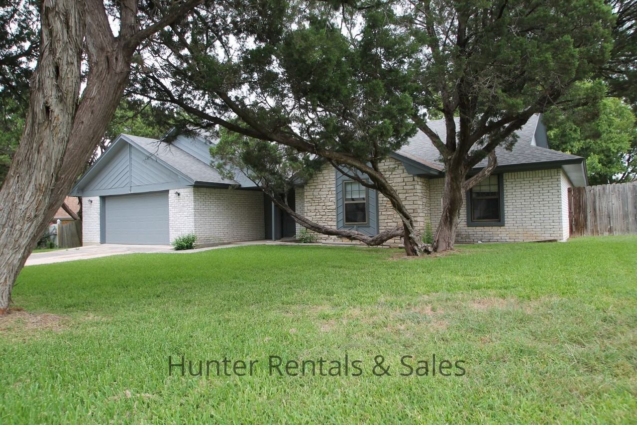 1705 Elk Trl - Photo 2 of 31