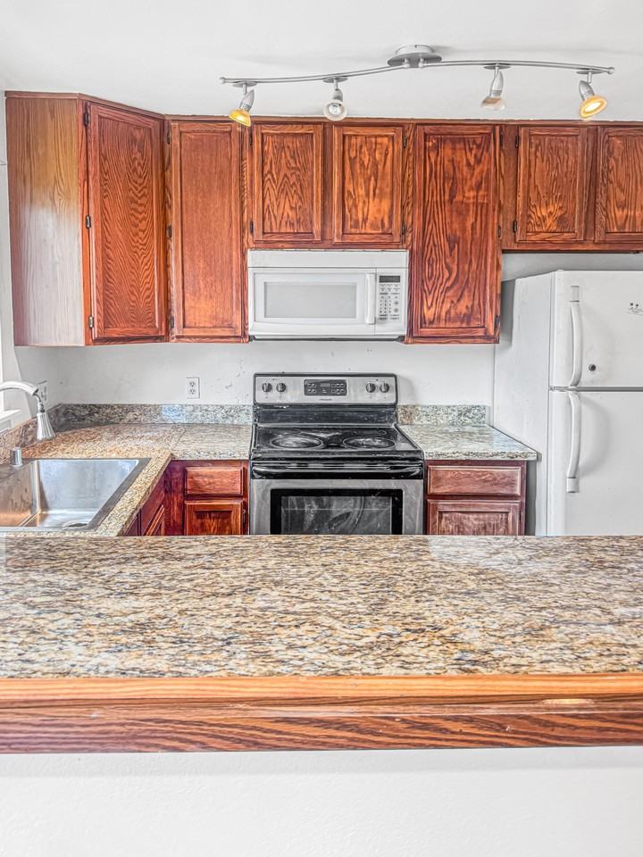 1401 Eddy St #1 - Photo 3 of 12