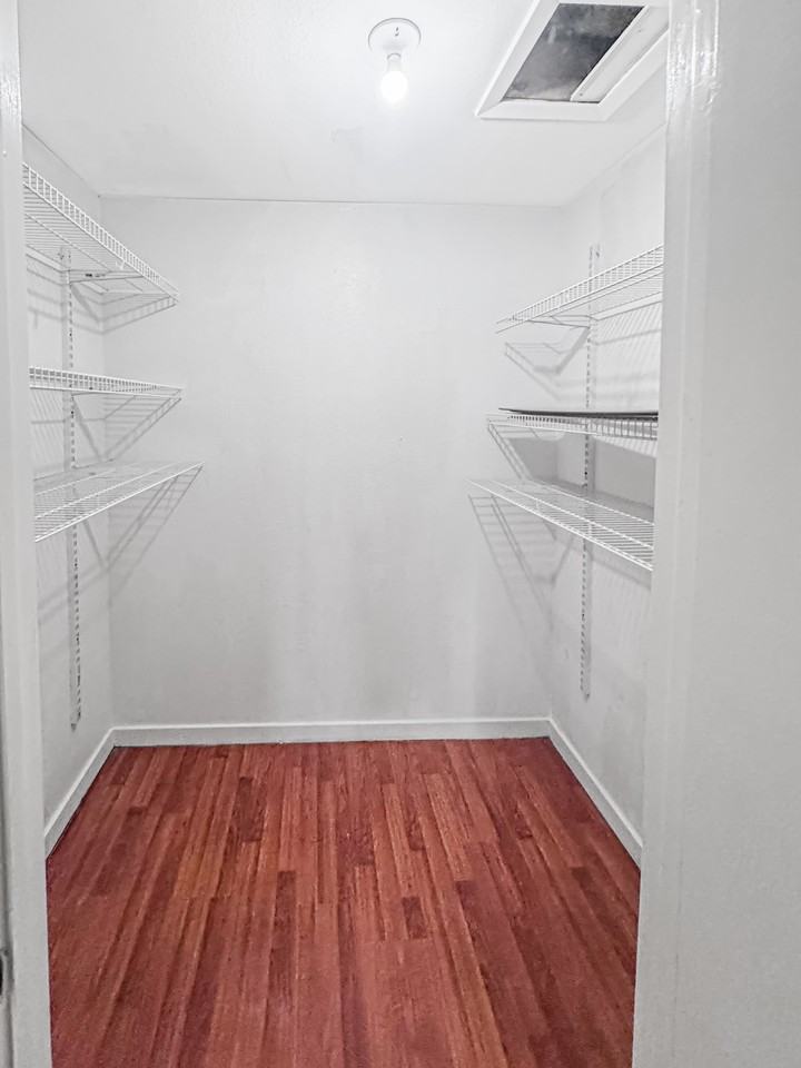 1401 Eddy St #1 - Photo 7 of 12