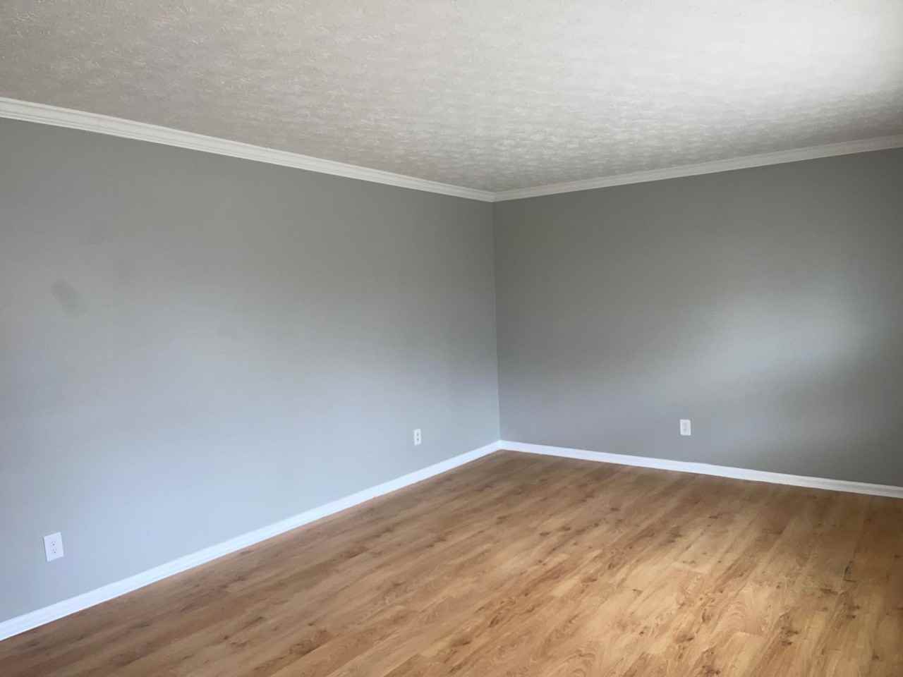 5777 Northfield Dr - Photo 3 of 14