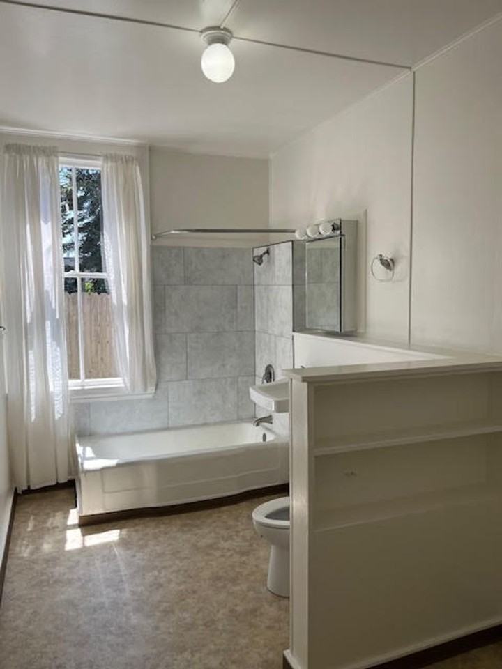 885 K St - Photo 4 of 9