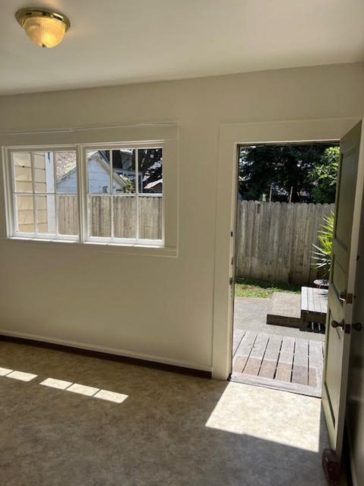 885 K St - Photo 7 of 9