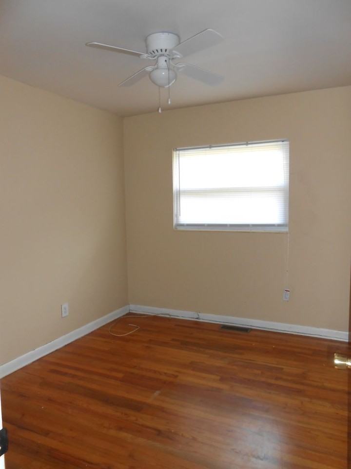 1606 Airport Dr - Photo 7 of 15