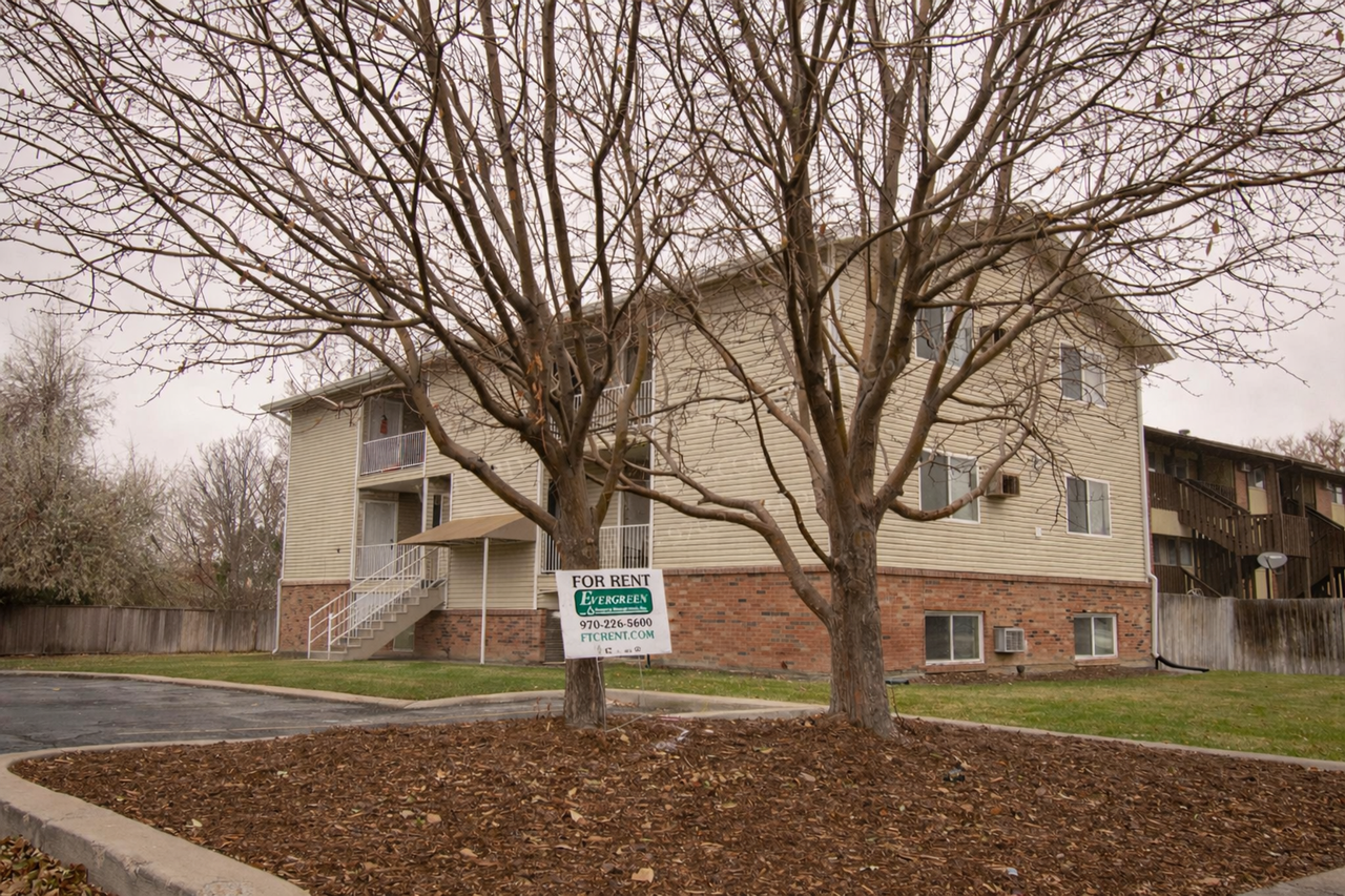 2147 27th Avenue Ct - Photo 2 of 3