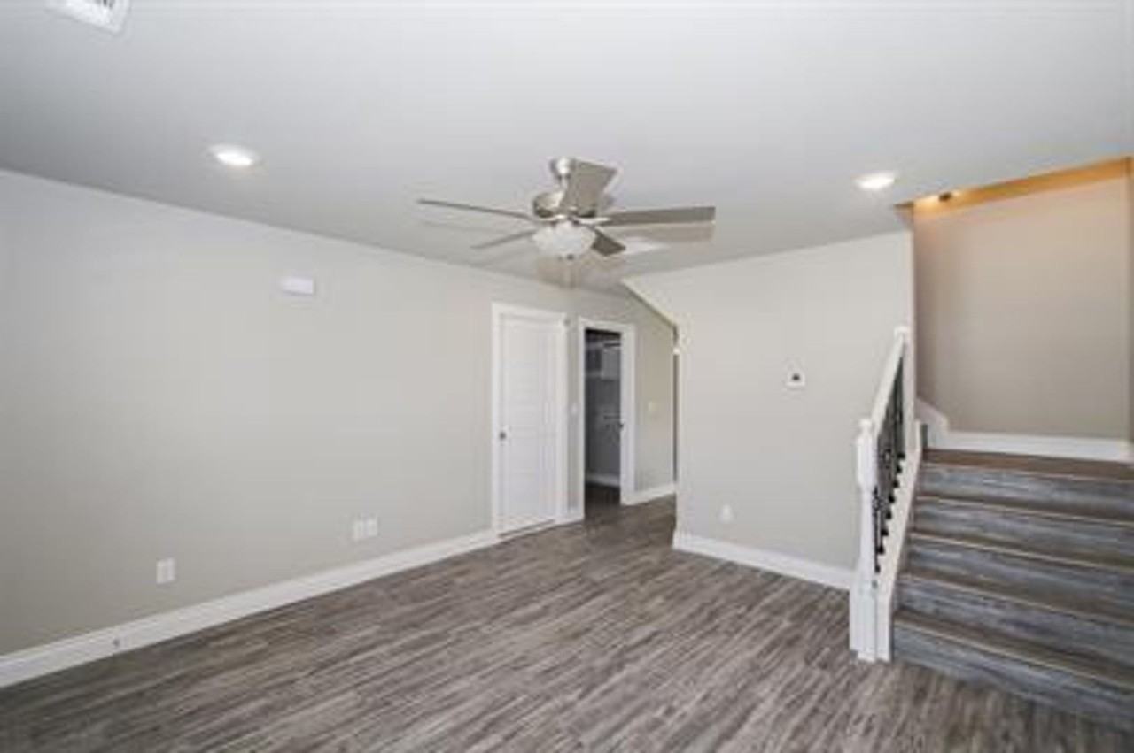 604 E Osage Trce - Photo 3 of 20