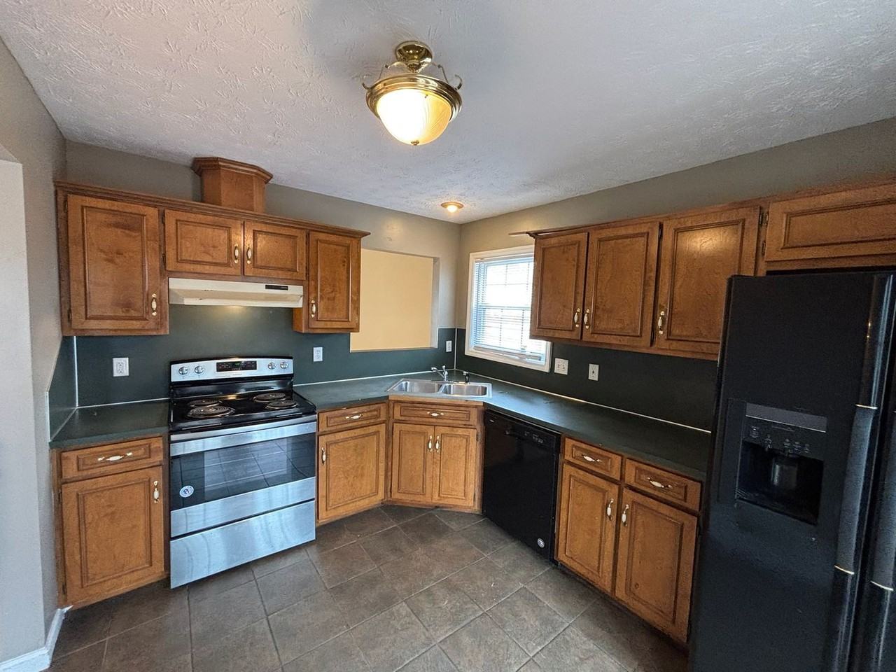 135 Lee Road 2009 - Photo 3 of 26