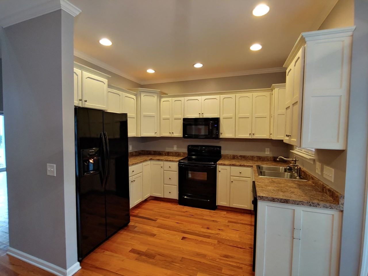 7873 Laurelton Dr - Photo 4 of 19