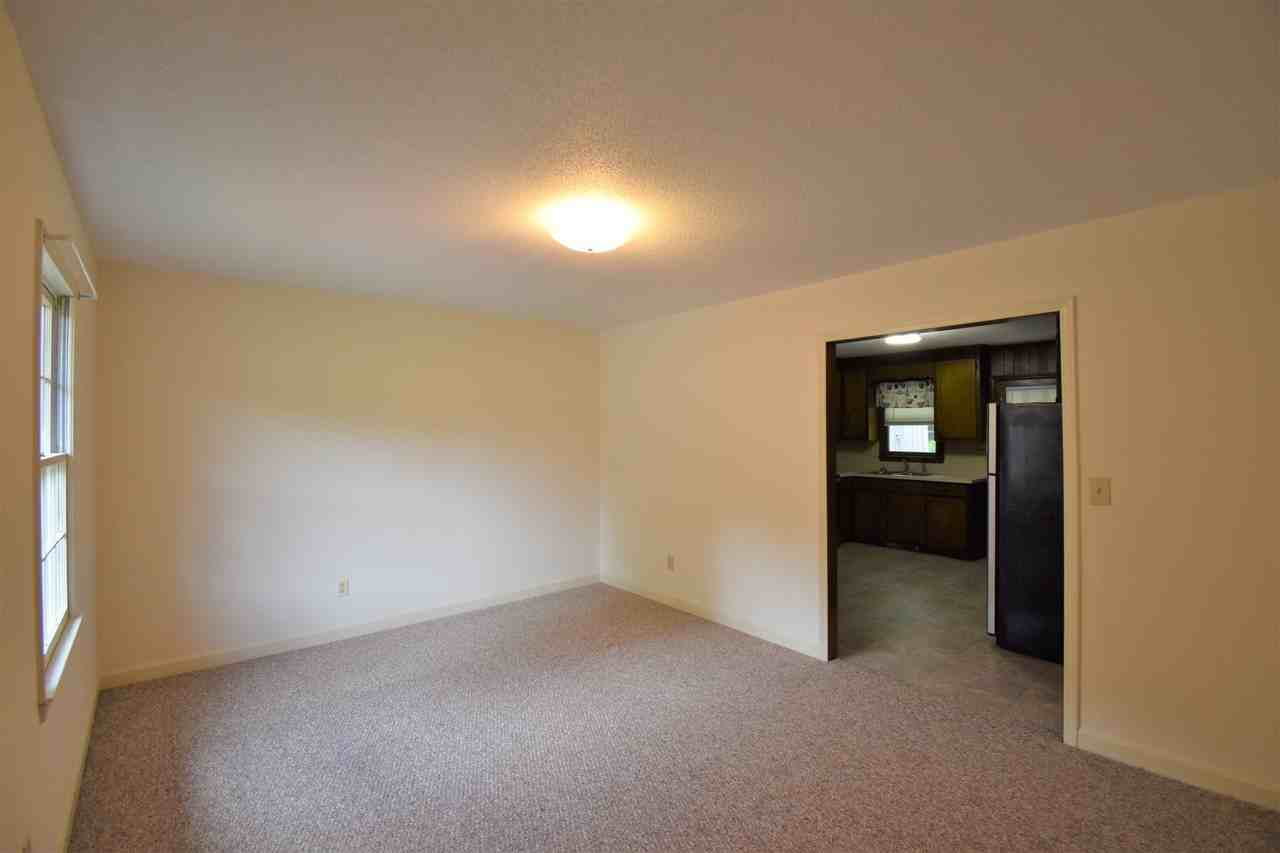 224 Pinecrest Dr - Photo 3 of 10