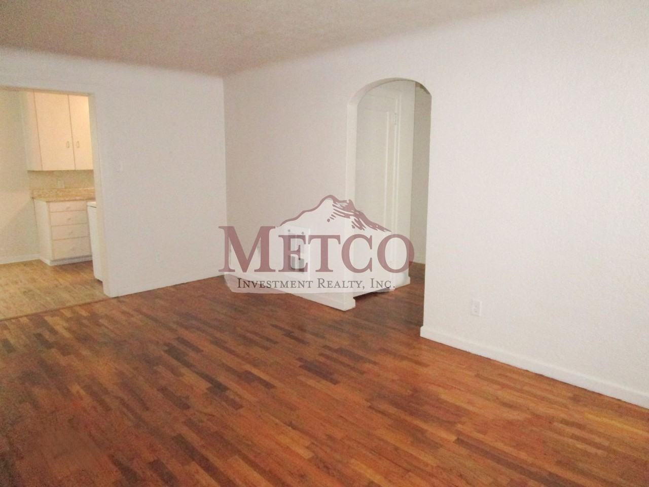 240 21st St - Photo 2 of 17