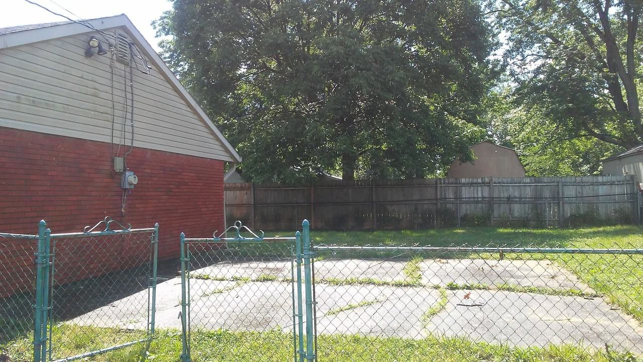 1053 Brookcrest Dr - Photo 3 of 27