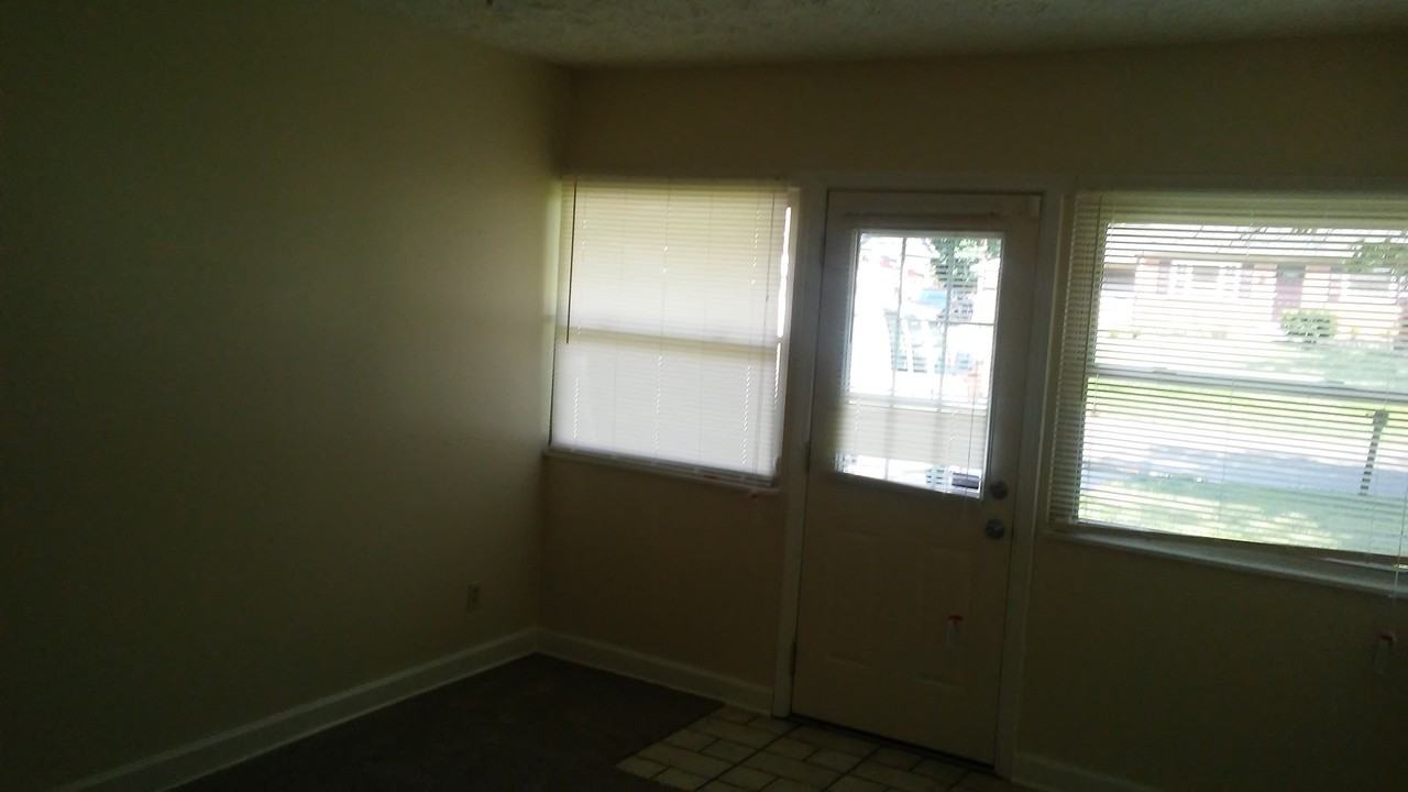 1053 Brookcrest Dr - Photo 7 of 27