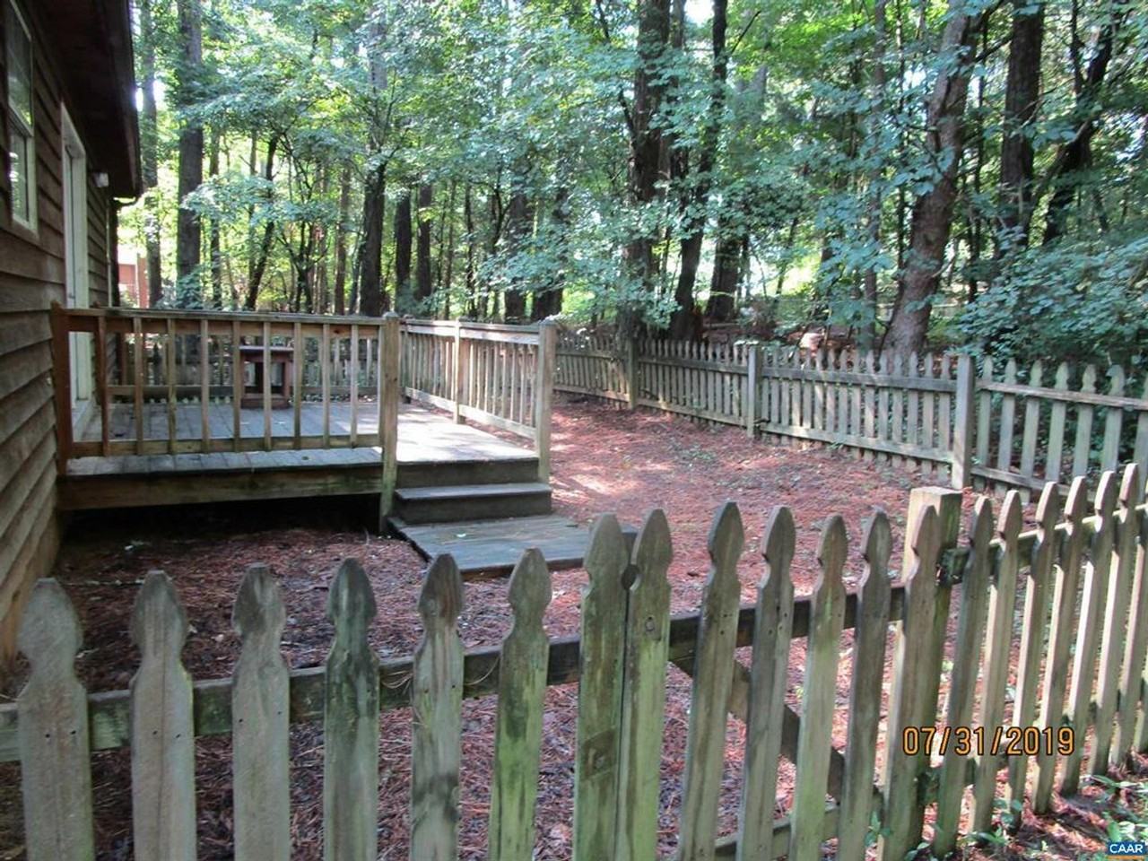 4 Jennings Dr - Photo 2 of 12