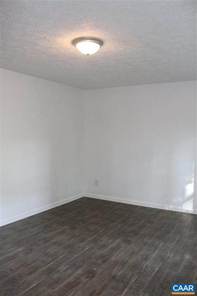 4 Jennings Dr - Photo 7 of 12