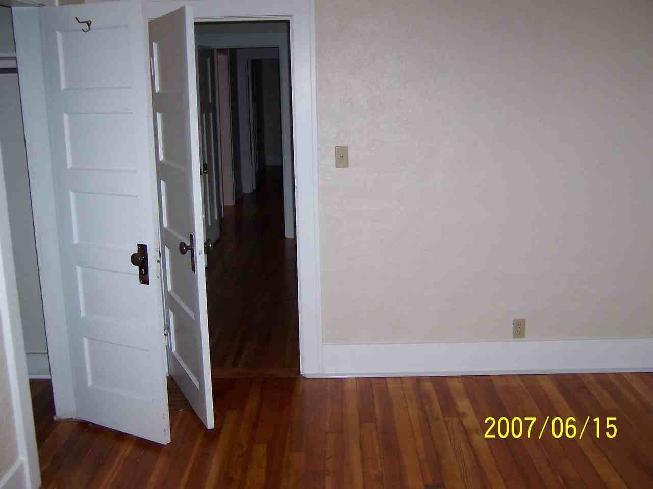 808 W Myrtle St - Photo 3 of 11