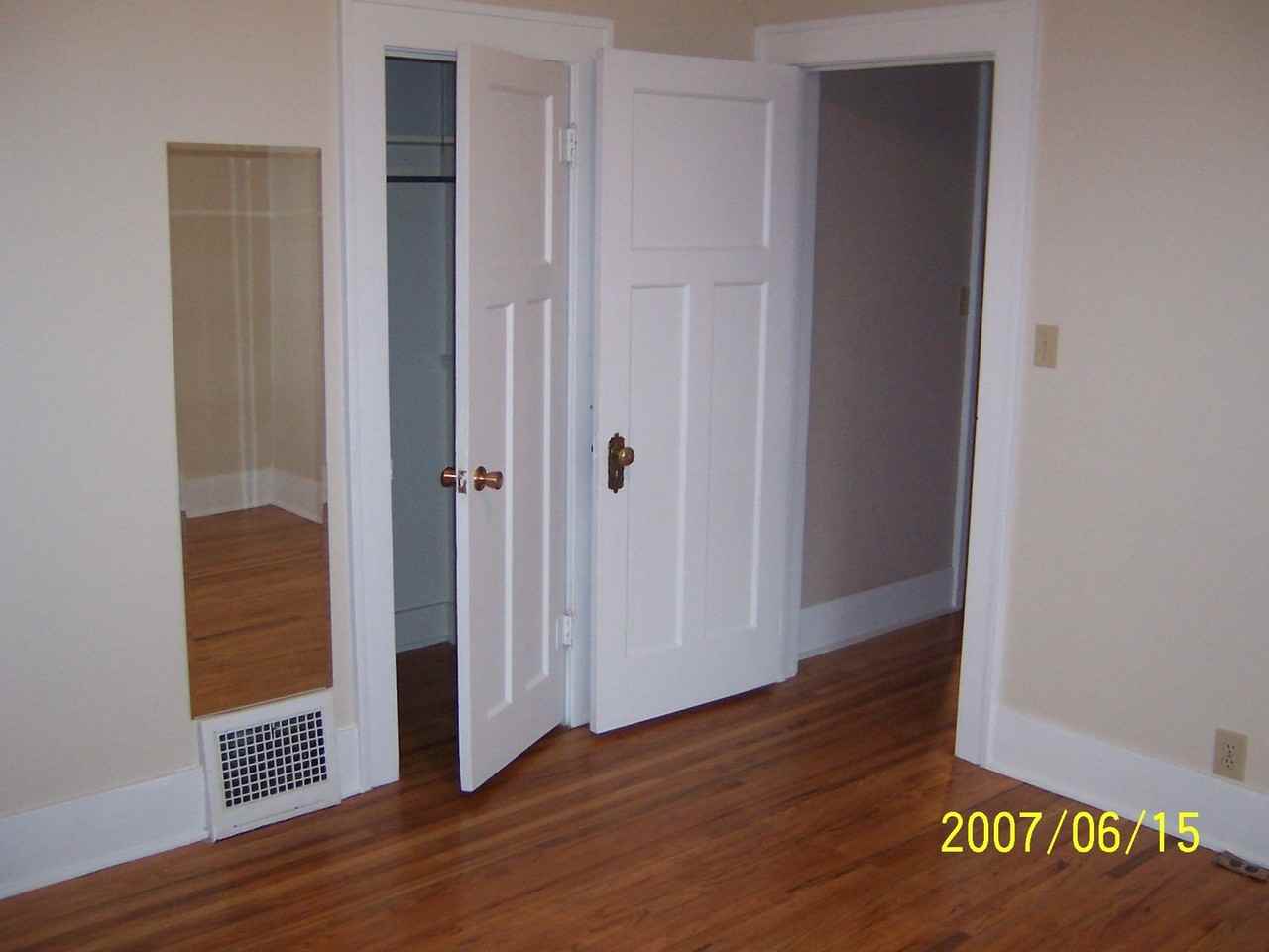 808 W Myrtle St - Photo 4 of 11