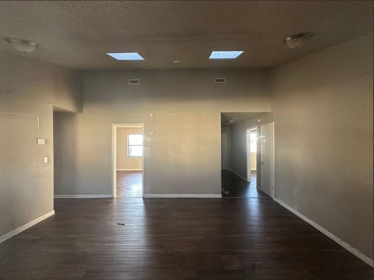 5900 S Blackwelder Ave - Photo 6 of 13