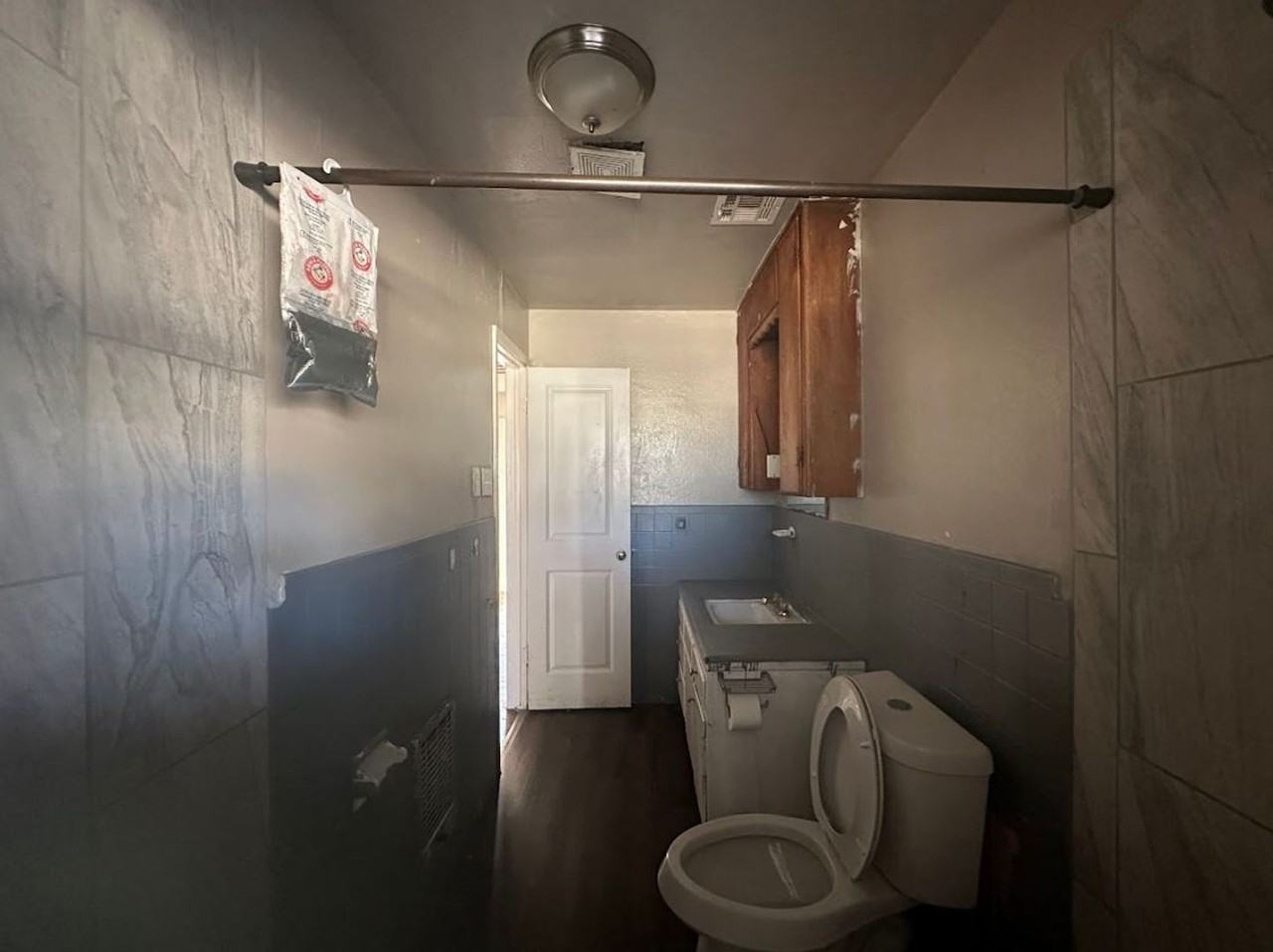 5900 S Blackwelder Ave - Photo 7 of 13