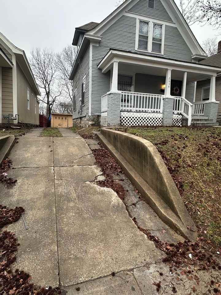 2634 Spruce Ave - Photo 2 of 13