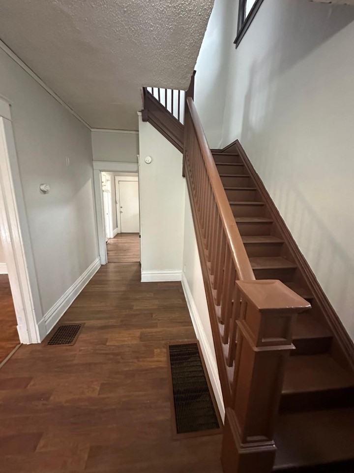 2634 Spruce Ave - Photo 3 of 13