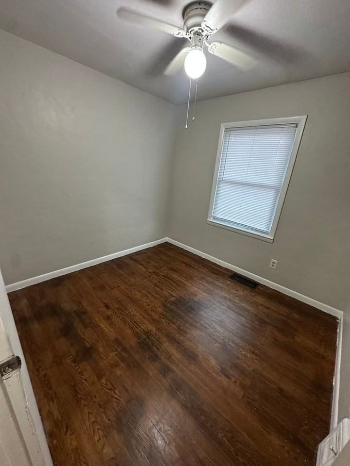 8705 E Smart Ave - Photo 3 of 6