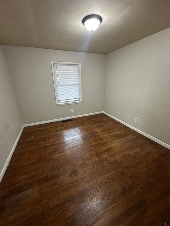 8705 E Smart Ave - Photo 4 of 6