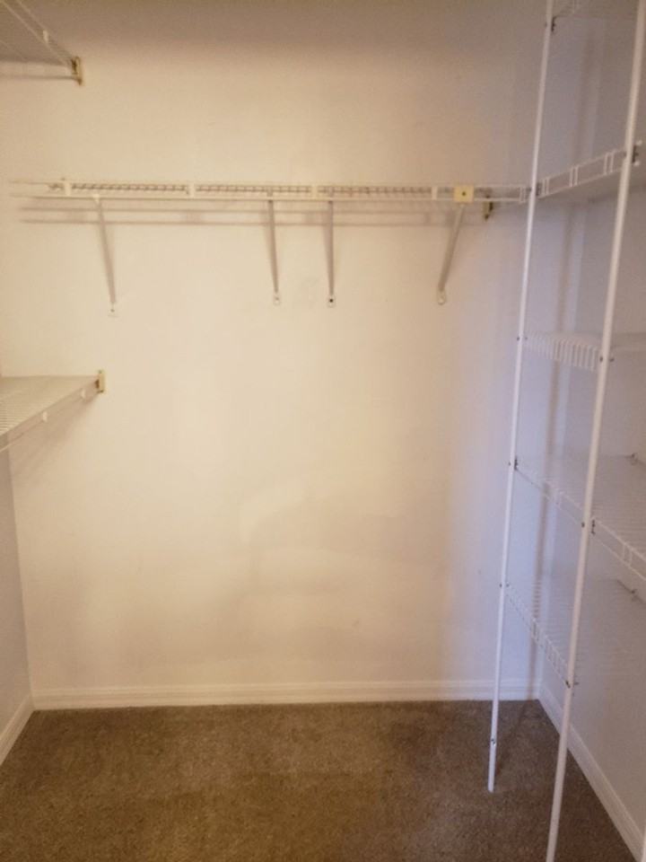 1024 Se 25th Ter - Photo 6 of 15