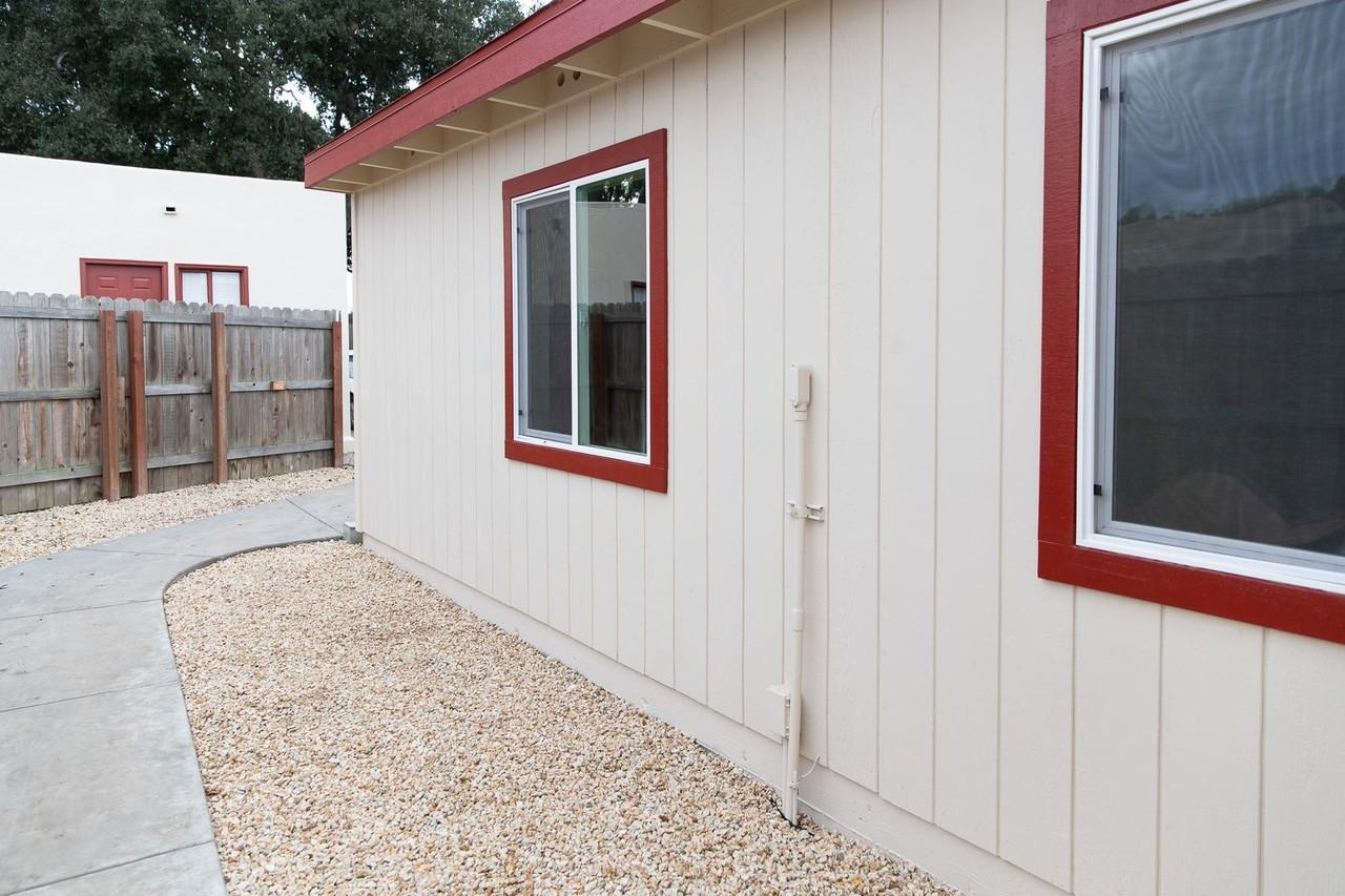 139 Oak St #A - Photo 5 of 21