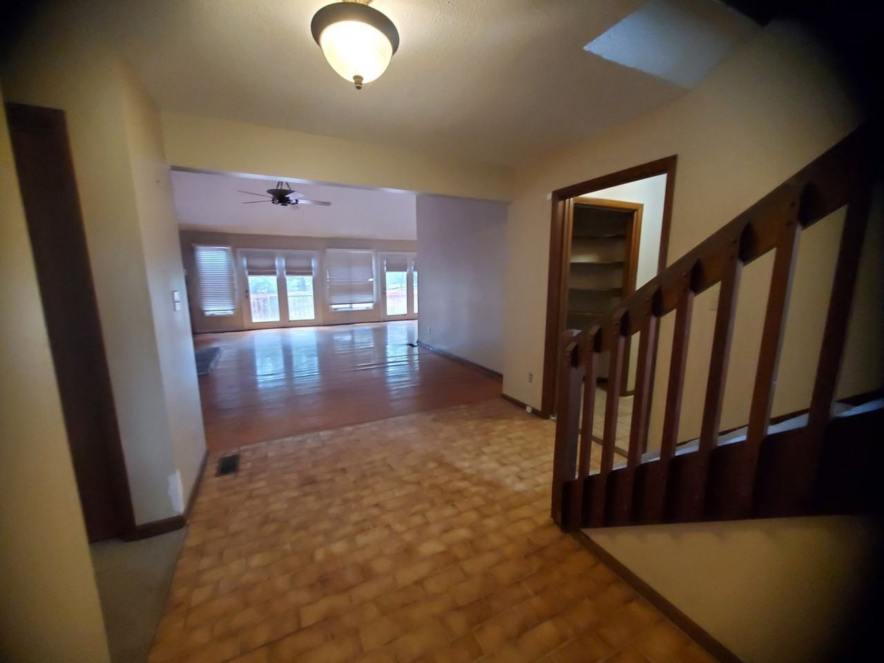 3004 Stonehenge Ct - Photo 2 of 16